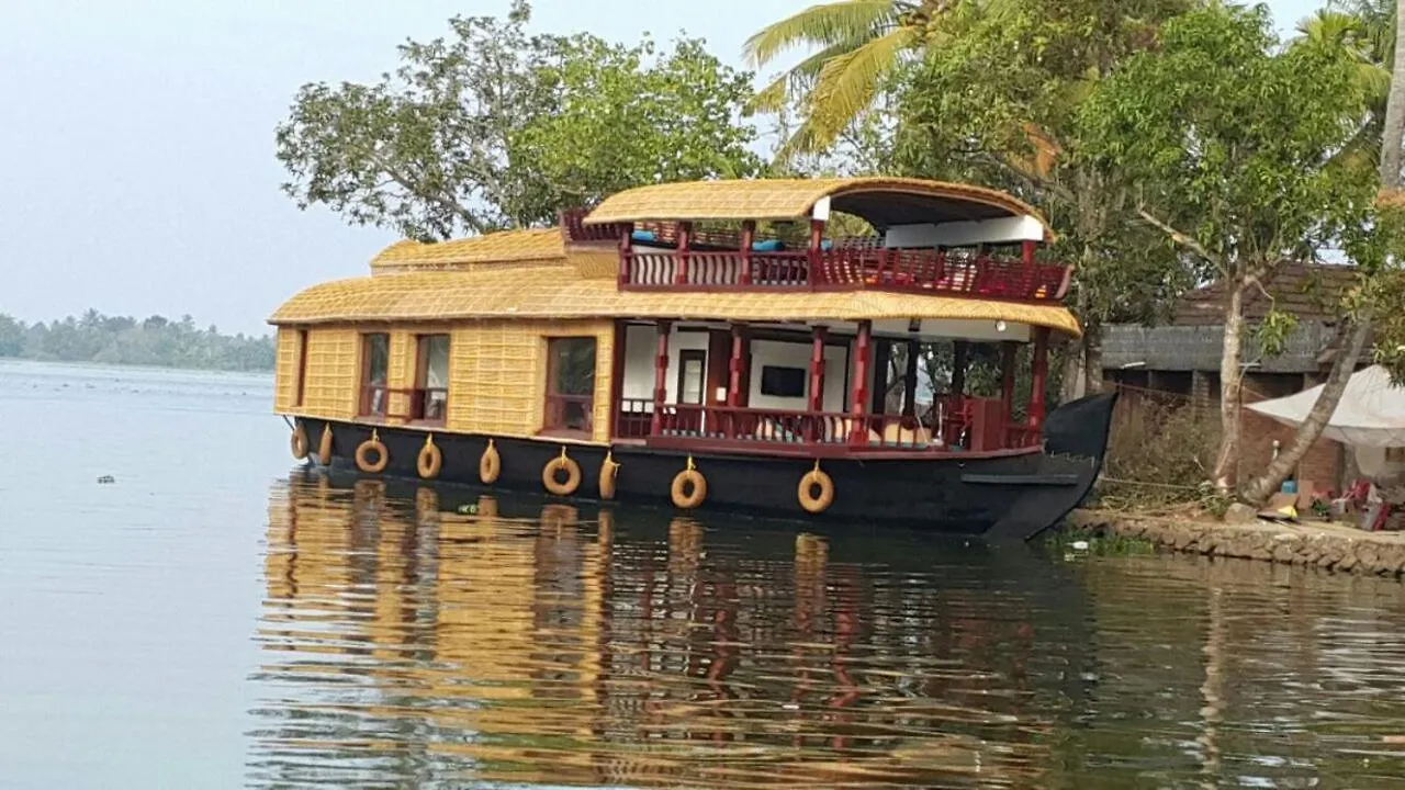 Hotel Why Not Houseboat à Alappuzha Bateau-hôtel