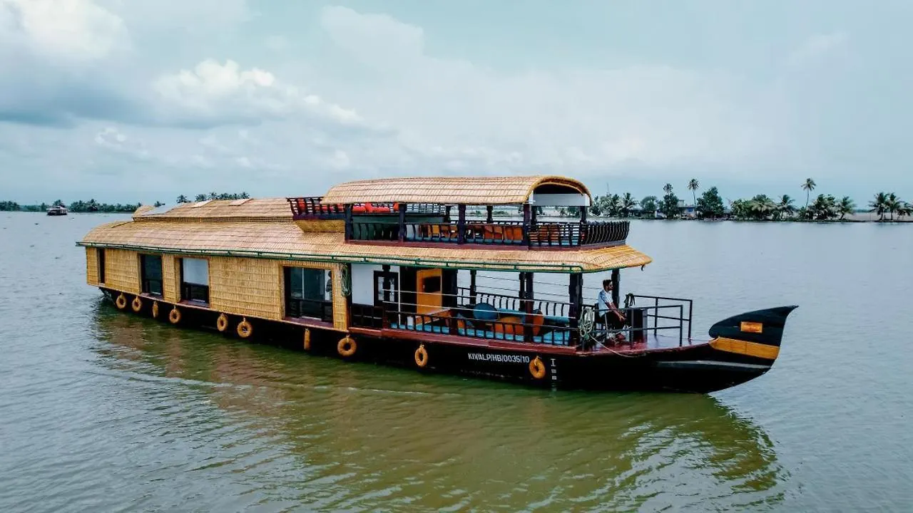 Botel Why Not Houseboat Hotel Alappuzha