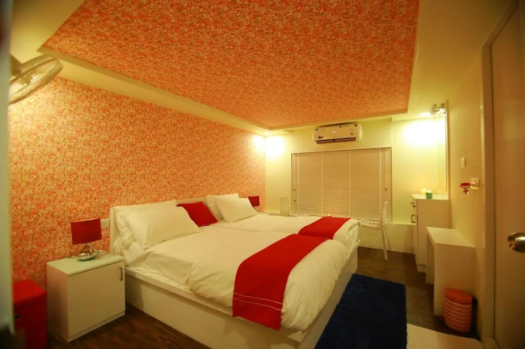 Why Not Houseboat Hotel Alappuzha Botel